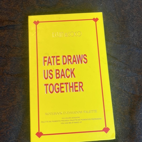 Kevin and Coco 18 color eyeshadow - Picture 2 of 2